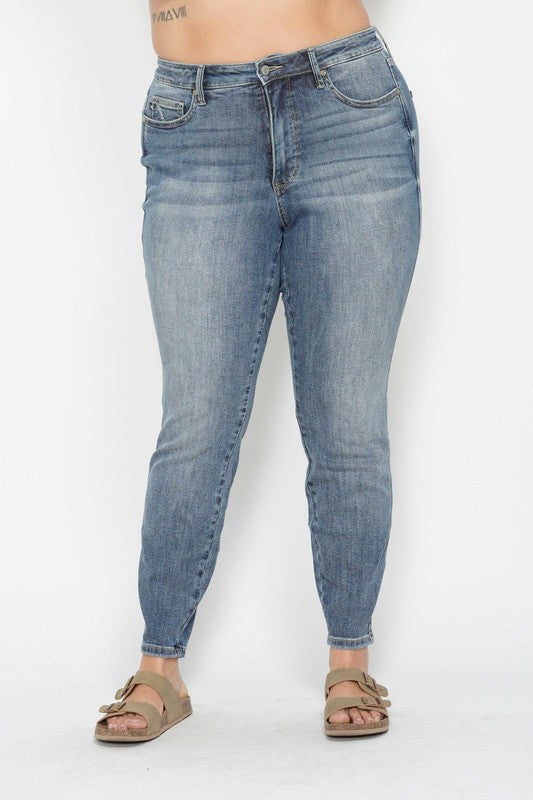 Judy Blue High-Waisted Straight Leg Jeans