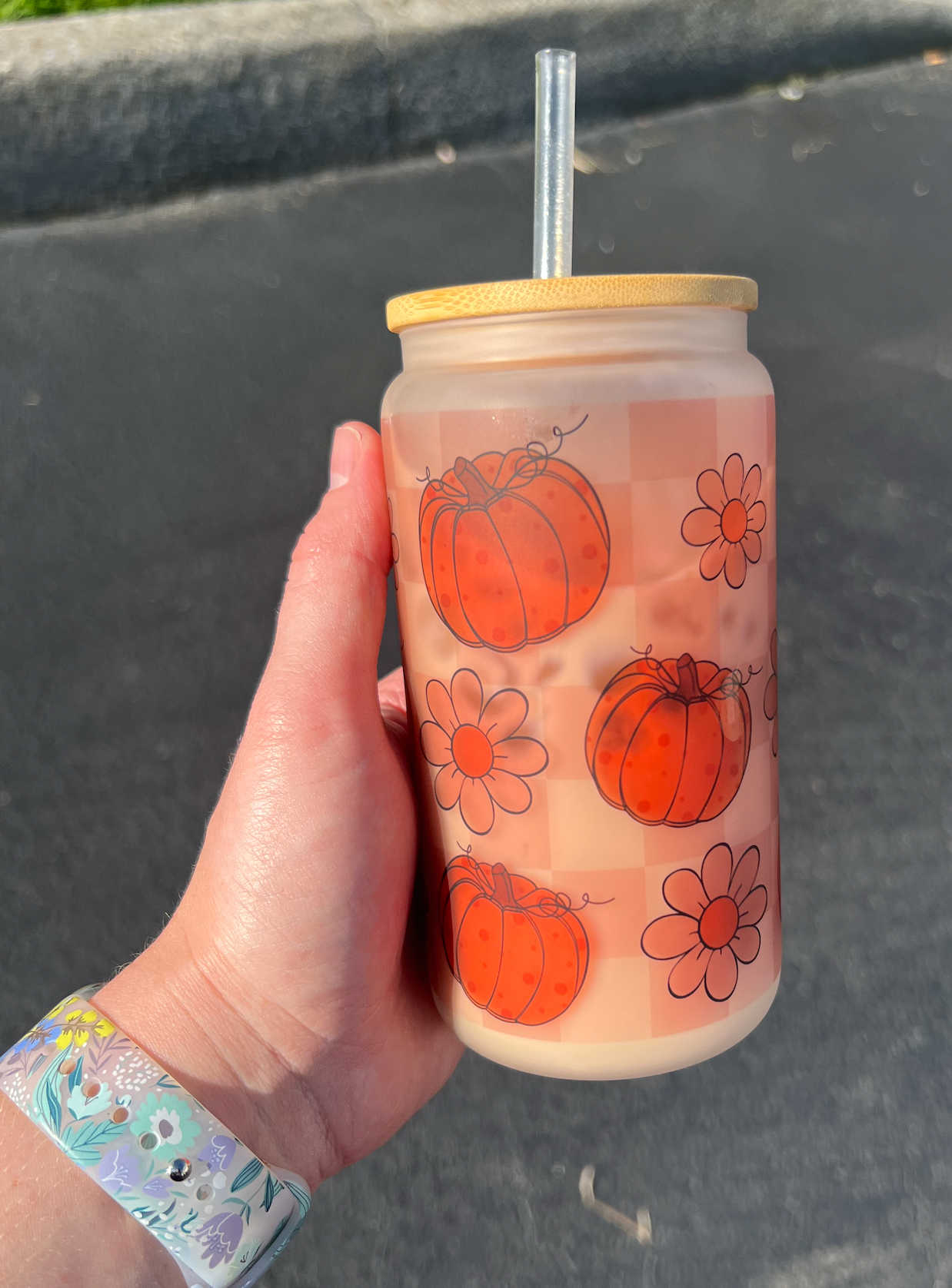 Checkered Pumpkin Daisy Glass Can