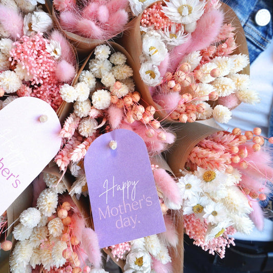 Dried Flowers Blush w/ Mother's Day Cards